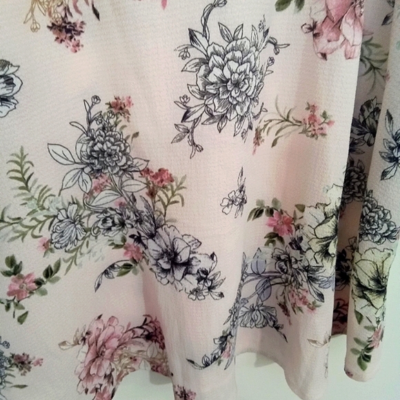 Urban Romantics Ruffled 3/4 Sleeve Blouse with PeekaBoo Opening at Front - Picture 13 of 14